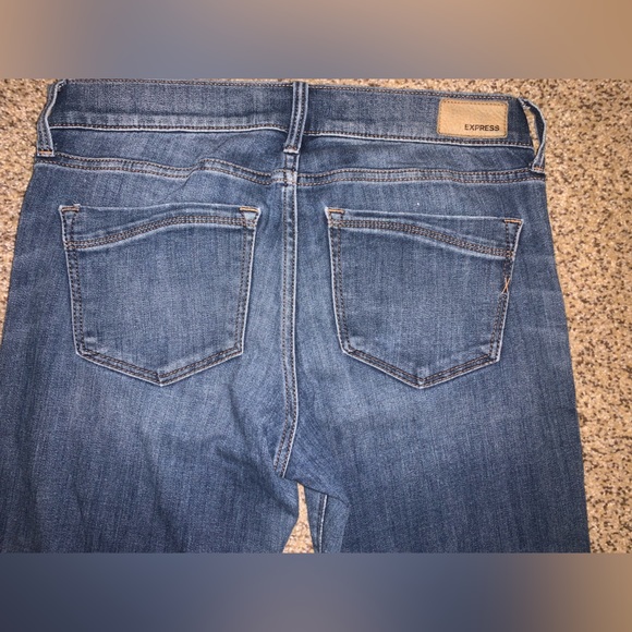 Size 4R Bootcut Midrise blue jeans. Express brand. - Picture 8 of 14